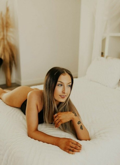 PlaymateSashaVIP model sex image