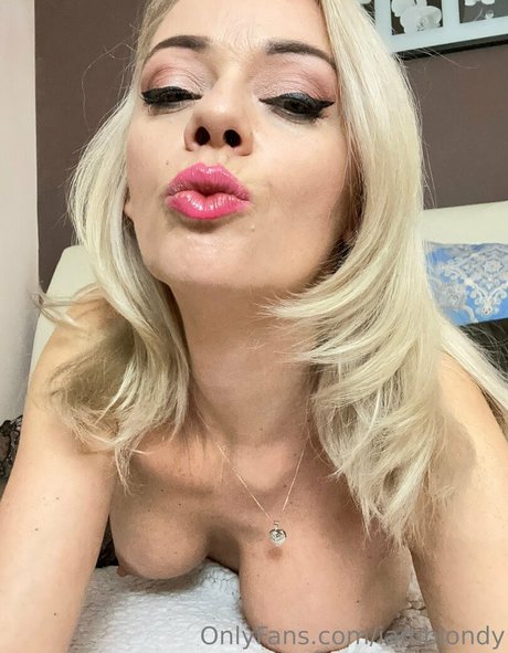 iamblondy pornstar xxx photos