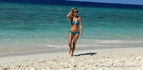 malenalove525 adult model picture