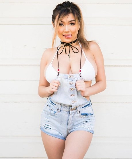 Rey Trajano model erotic photos