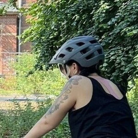 Sooshi sexy model image