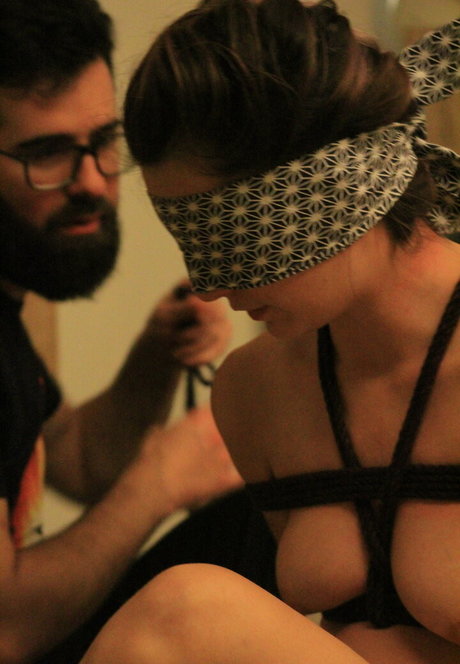 trenzalore shibari top model photo