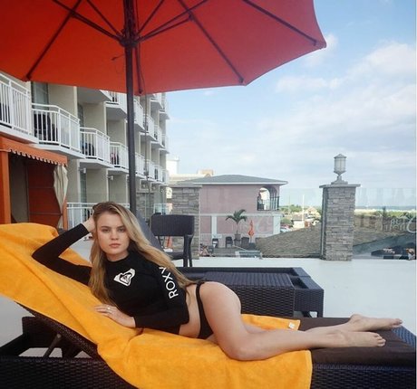 Zandi Holup pornstar exclusive photo