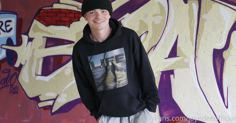 jayedeeofficial naked actress pictures