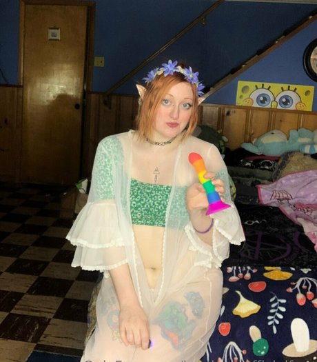 lucyhazeofficialfree hot model img