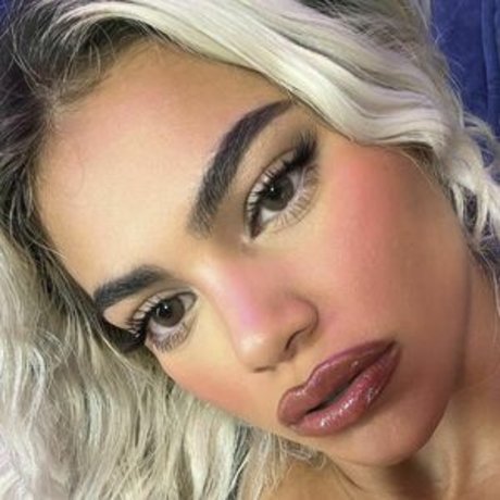 Shelynna pornographic model img