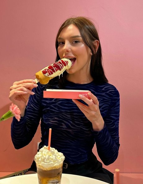 emyraine star nude picture