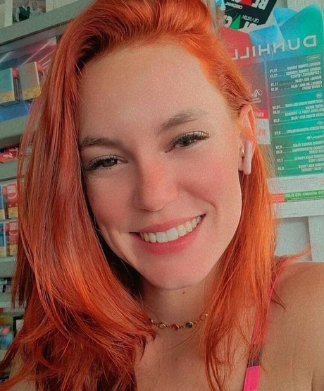 Hintilla Nariely pornstar exclusive image