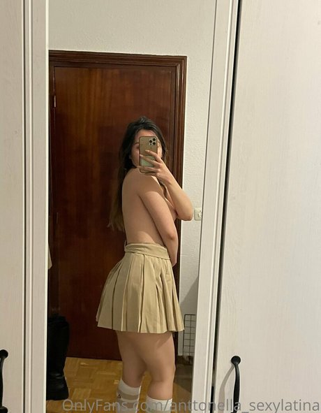 antonellareig nude star gallery