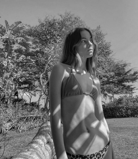 Ruby Dixon naked pornstar gallery