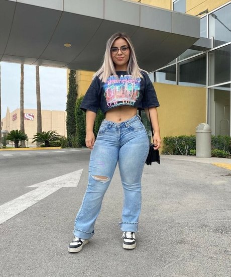 Thaily Delgado perfect pornstar img