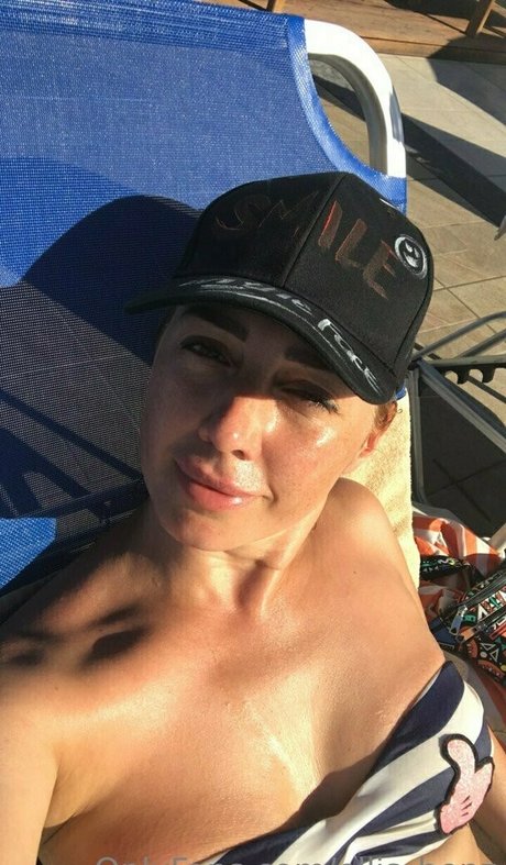 ellis benz perfect model images