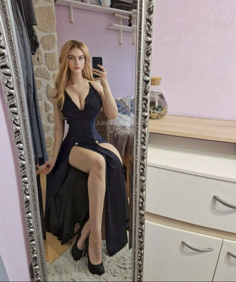 Julia Holzmuller exclusive model galleries