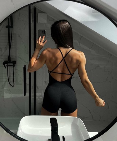 linasphysique model sex image