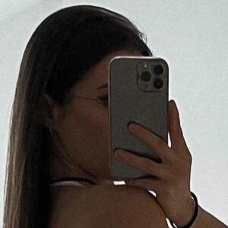 linasphysique nudes model img