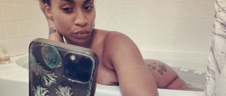 Bunnymightgameu naked star image