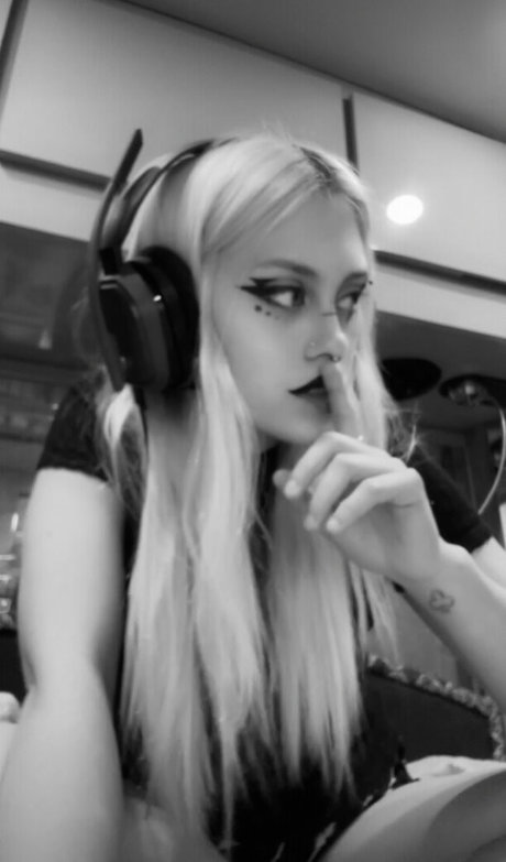 Setenstoned pretty star archive