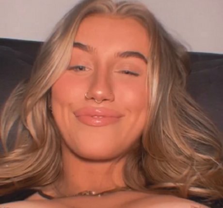 Chiara Weber hot actress photos