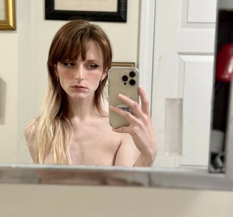 Daychain pornstar art img