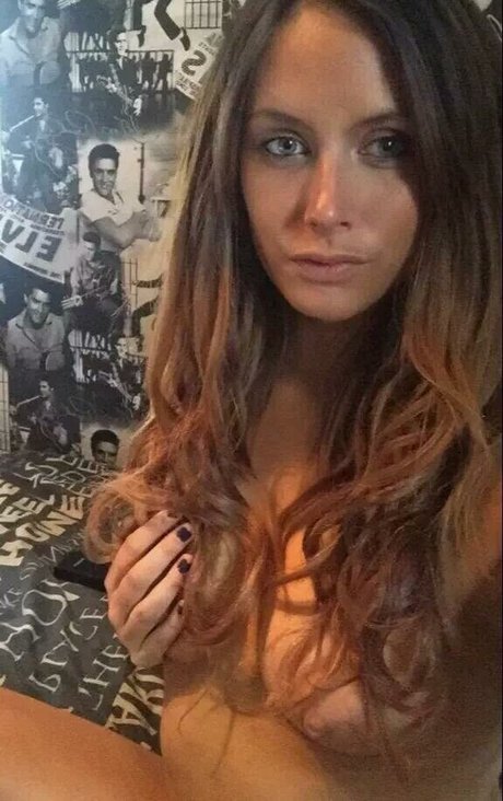 JackwithHazel model pornographic pics