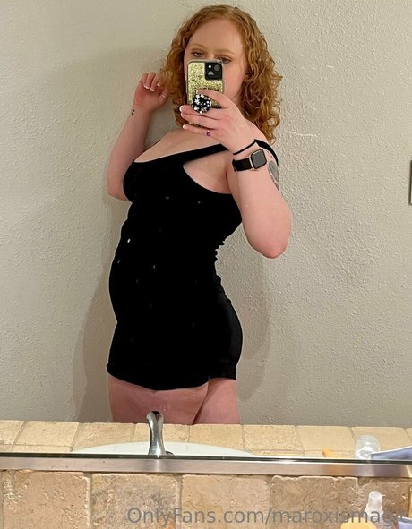 maroxismagic model pornographic picture