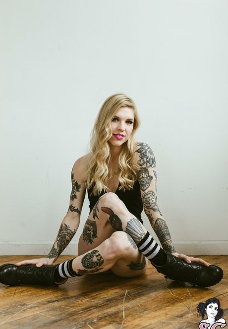 Auric art model photos