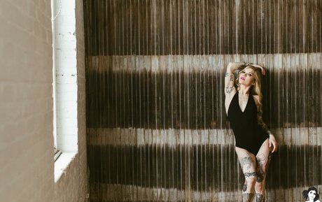 Auric free model photos