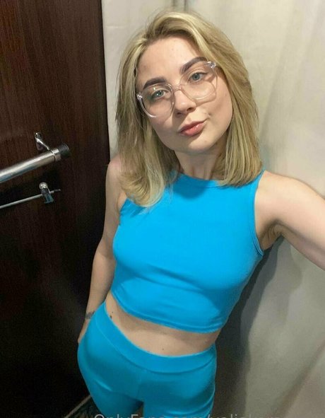 valiawixx best model image