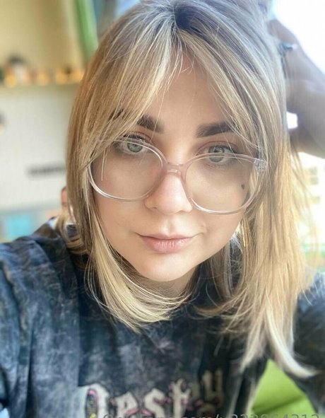 valiawixx beautiful actress photos