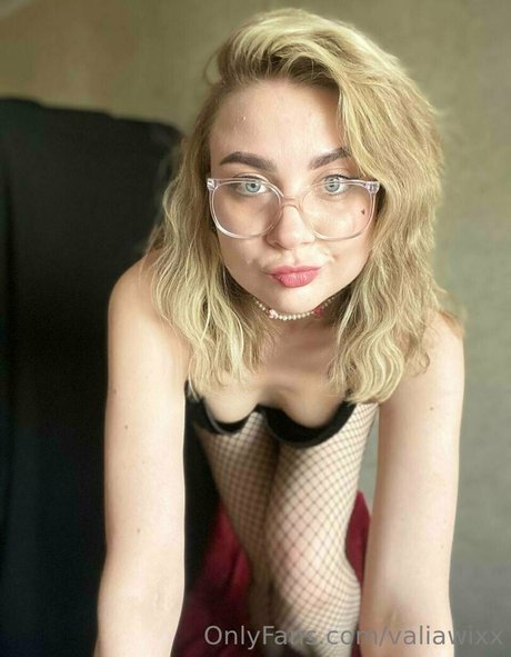 valiawixx nudes star archive