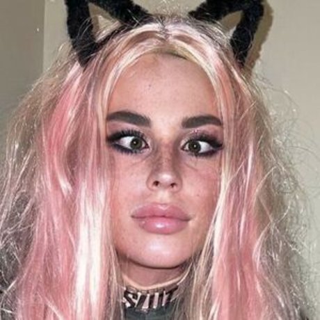 Nikki Lush art model galleries