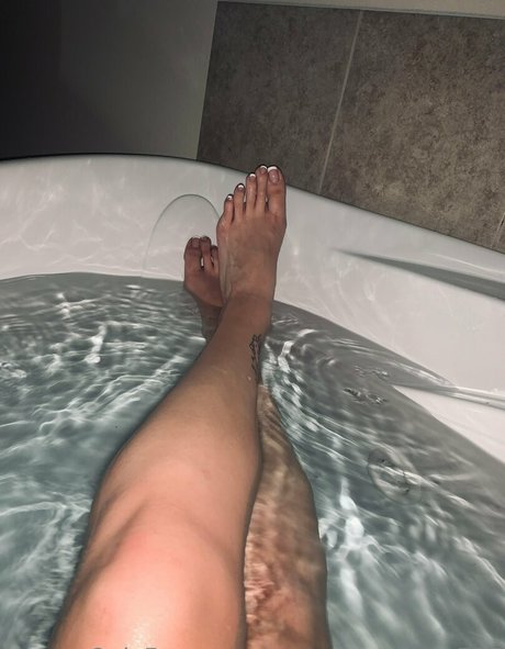 sweetfeettreats727 high quality pornstar photo