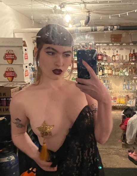 Ivy Wolk nude star img