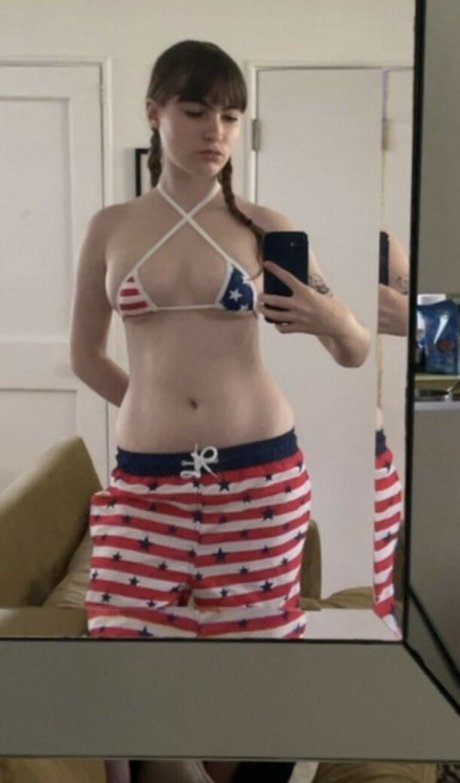 Ivy Wolk star nude pics