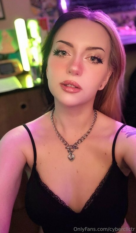 cybercllctr nude actress image