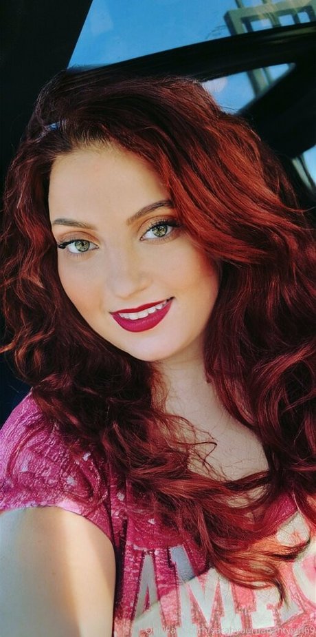 sarahyournaughtygirl69 model erotic pictures