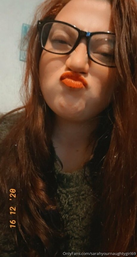 sarahyournaughtygirl69 top model photo