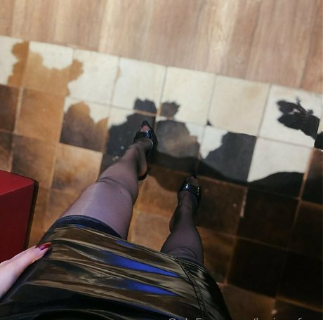 lezizeefree model sex picture