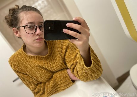 lowylush star pornographic pic