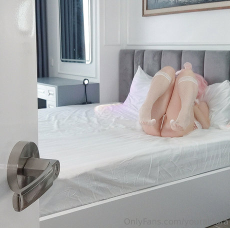 youraldora best actress pictures