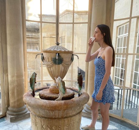 Alice Loxton star exclusive pic