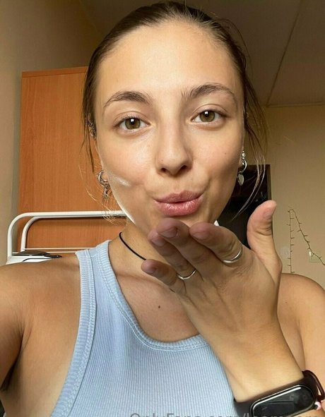 leamoore model nice image