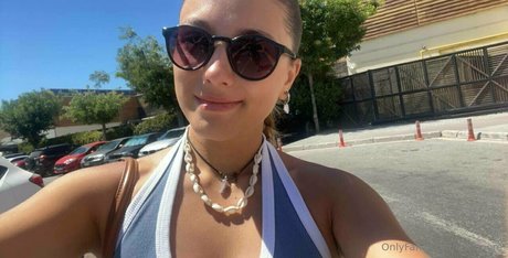 leamoore pornographic star photo