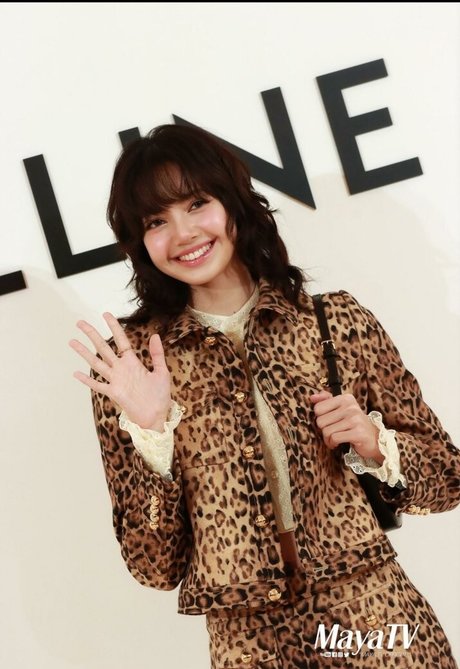 Lisa Manoban nude actress gallery