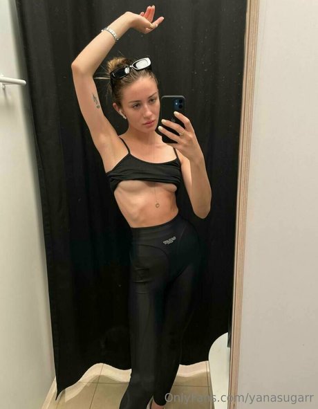 yanasugarr model pretty photos