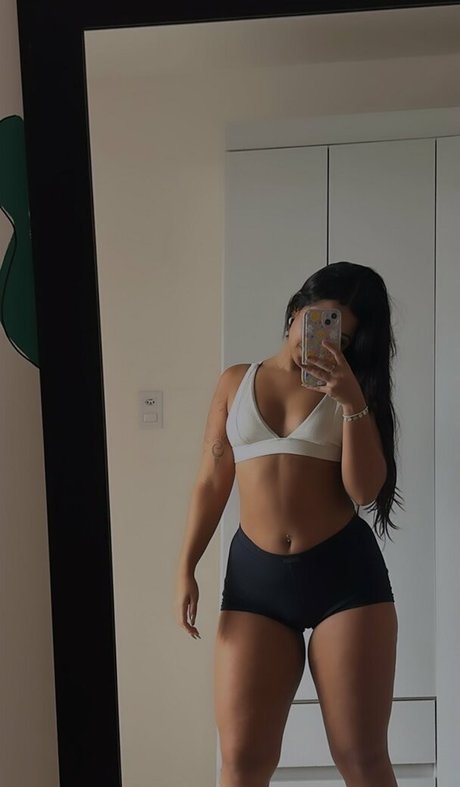 Karinna Loubach adult star img