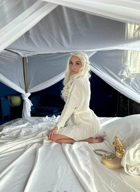 emmranna nude actress image