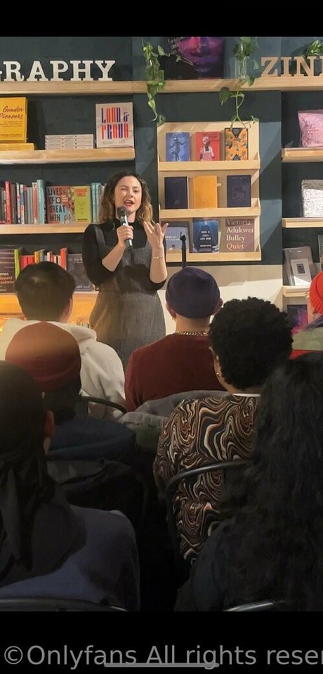 megartron nude model pics