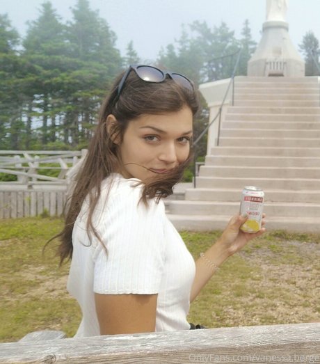 Vanessa Berge top model gallery