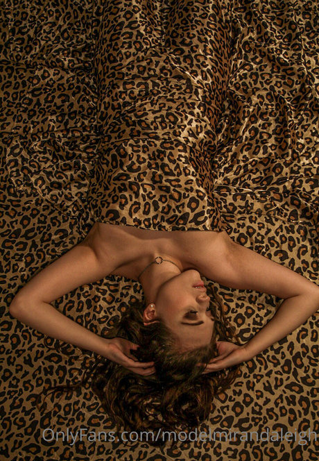 modelmirandaleigh pornographic star img